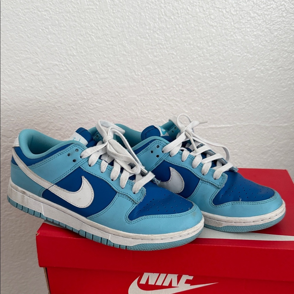 Nike Aqua and White Sneakers 7.5